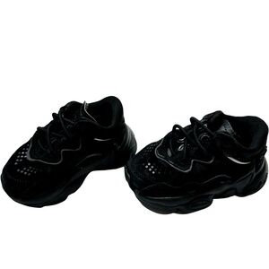 Adidas Kids’ Ozweego Sneaker Size 4K. Cuteness Overload 😍